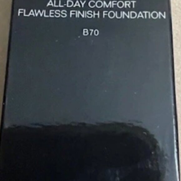 CHANEL ULTRA LE TEINT Ultrawear All Day Comfort Flawless Finish Foundation B70 - Picture 4 of 6